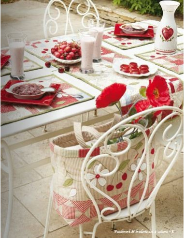 Livre - Patchwork & broderie des 4 saisons