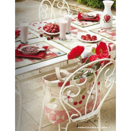 Livre - Patchwork & broderie des 4 saisons