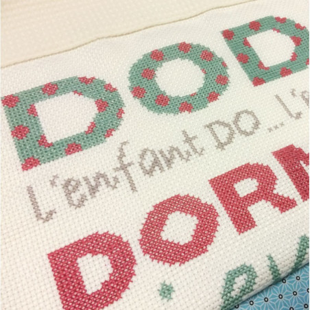 Lili Points - Plaid pour bébé - Fiche de broderie au point de croix compté