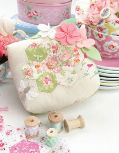 Livre - Jolies cousettes en feutre & en tissu