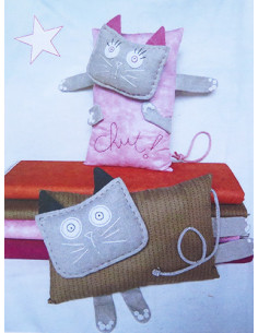 L'Atelier d'Éole - Drôle de chat... petit coussin - kit de couture