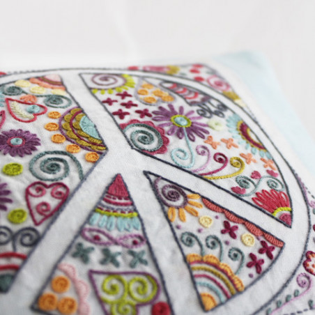 Kit de broderie traditionnelle "Collection Zen N°2 - Yin Yang" de Un Chat dans l'aiguille