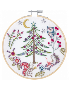 Kit de broderie traditionnelle "Noël en forêt" de Un Chat dans l'aiguille