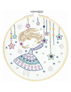 Kit de broderie traditionnelle "Quand Salomé allume les étoiles" de Un Chat dans l'aiguille
