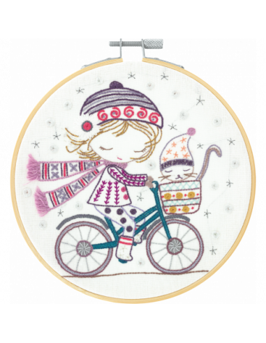 Kit de broderie traditionnelle "Quand Salomé se promène à vélo" de Un Chat dans l'aiguille