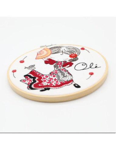 Kit de broderie traditionnelle "Salomé danse le...
