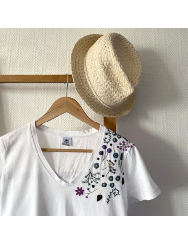 Planche custo de broderie traditionnelle "Margot" de Un Chat dans l'aiguille