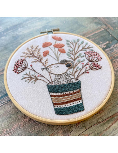 Kit de broderie traditionnelle "Rémi la souris" de Un Chat dans l'aiguille