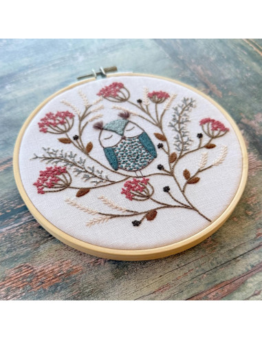 Kit de broderie traditionnelle "Antoinette la chouette" de Un Chat dans l'aiguille