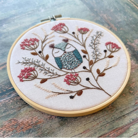 Kit de broderie traditionnelle "Antoinette la chouette" de Un Chat dans l'aiguille