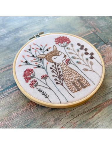 Kit de broderie traditionnelle "Fernand le faon" de Un Chat dans l'aiguille