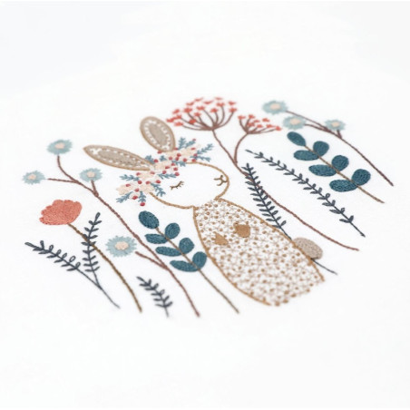 Kit de broderie traditionnelle "Céléstine la lapine" de Un Chat dans l'aiguille