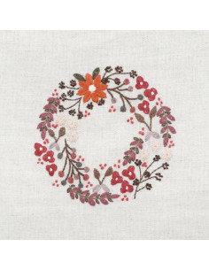 Kit de broderie traditionnelle "Couronne des sous bois - Petite couronne d'octobre" de Un Chat dans l'aiguille