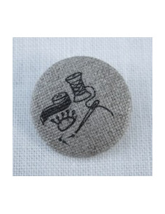 Bouton Matériel couture noir sur nature